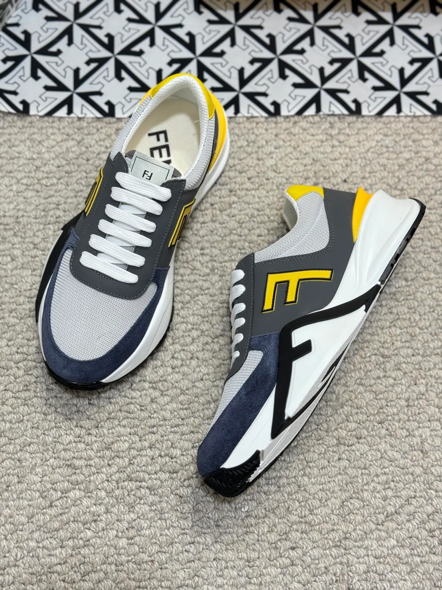 Men's men's shoes 💰520 [New style] 🦥🦥 Original quality - Fendi ◾️▫️F D🆕 Spring and summer new men's slip-on sneakers, with elastic straps, side zippers, and corrugated soles engraved with F. Embossed Fendi Flow lettering on the heel. Mixed material of high-tech fabric and black suede. FF graphic tongue. Ultra-light and wear-resistant EVA sole. Size: 38-44 (45 customized